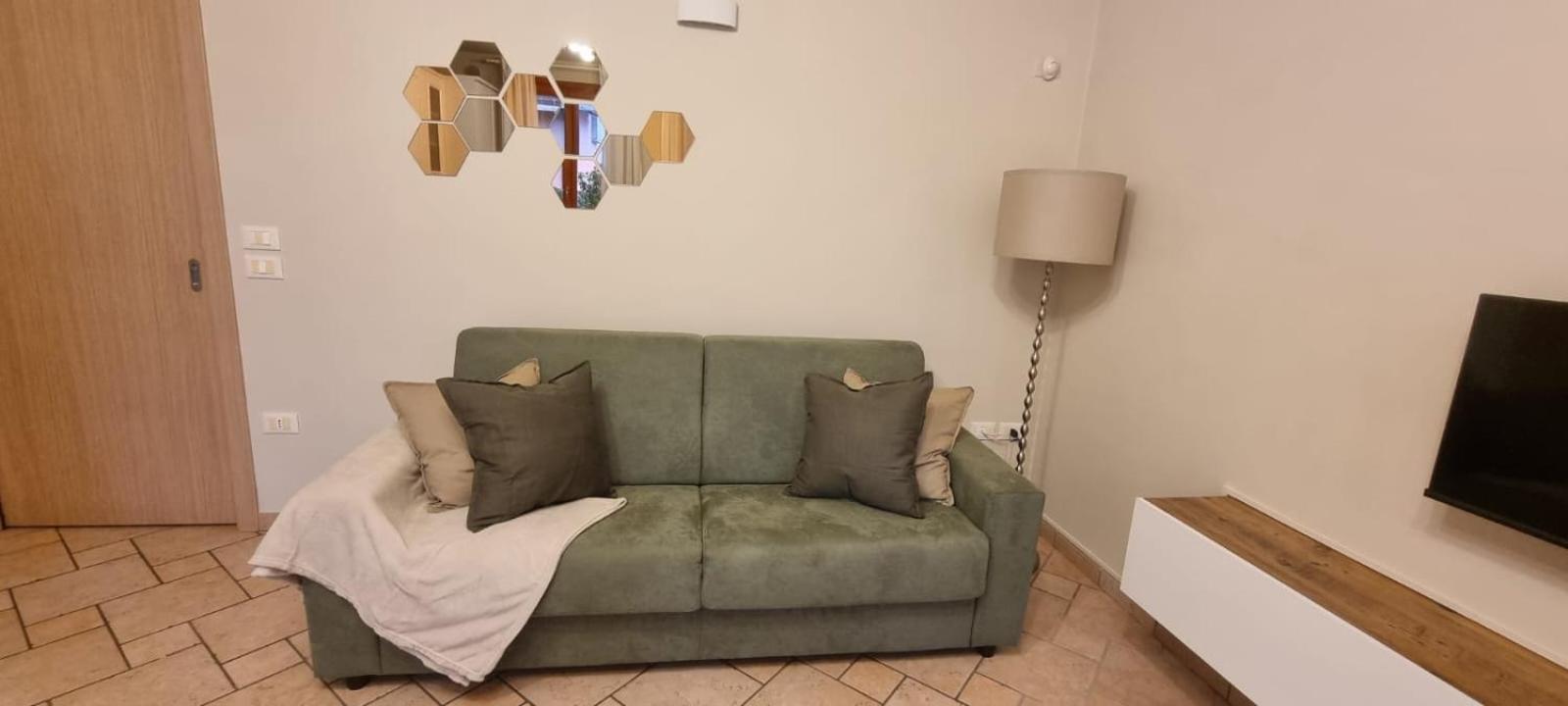 Hoya Apartment Σιρμιόνε Εξωτερικό φωτογραφία
