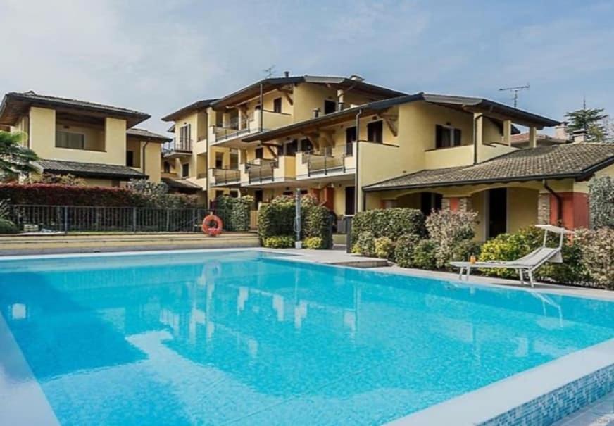 Hoya Apartment Σιρμιόνε Εξωτερικό φωτογραφία