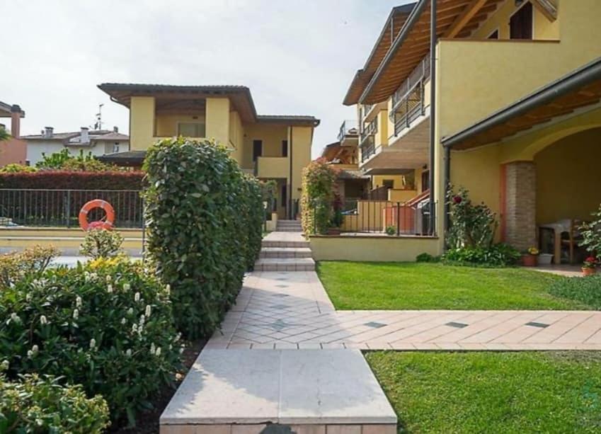 Hoya Apartment Σιρμιόνε Εξωτερικό φωτογραφία