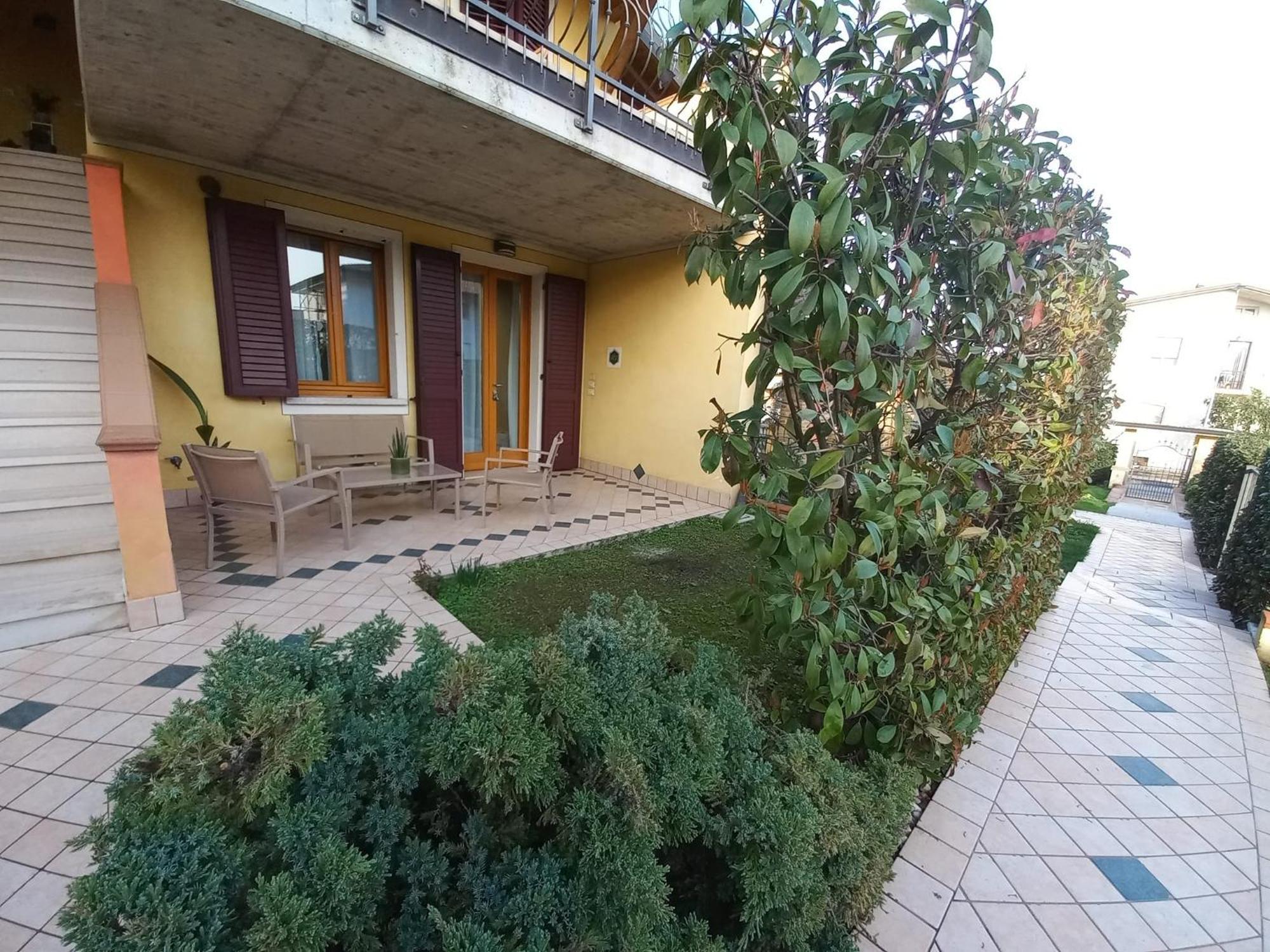 Hoya Apartment Σιρμιόνε Εξωτερικό φωτογραφία