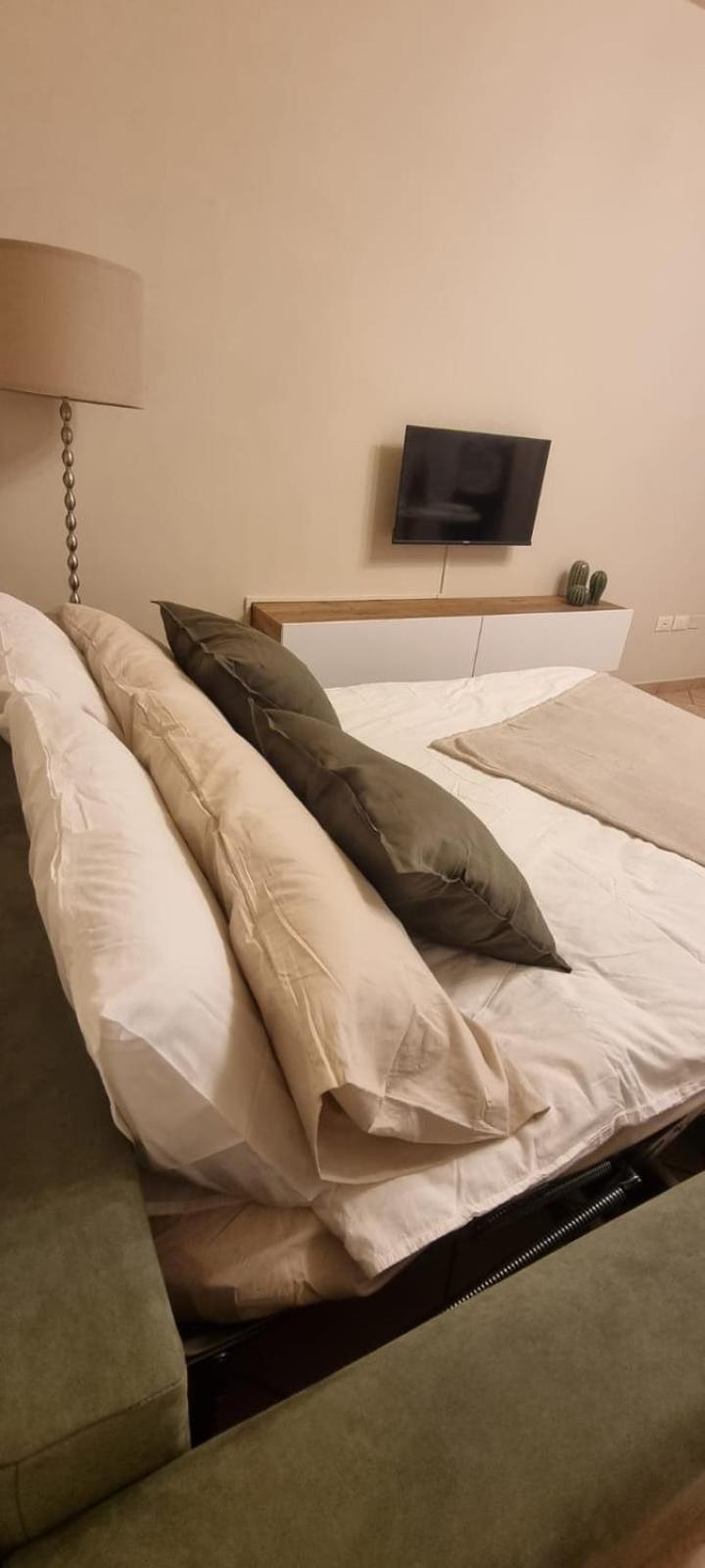 Hoya Apartment Σιρμιόνε Εξωτερικό φωτογραφία