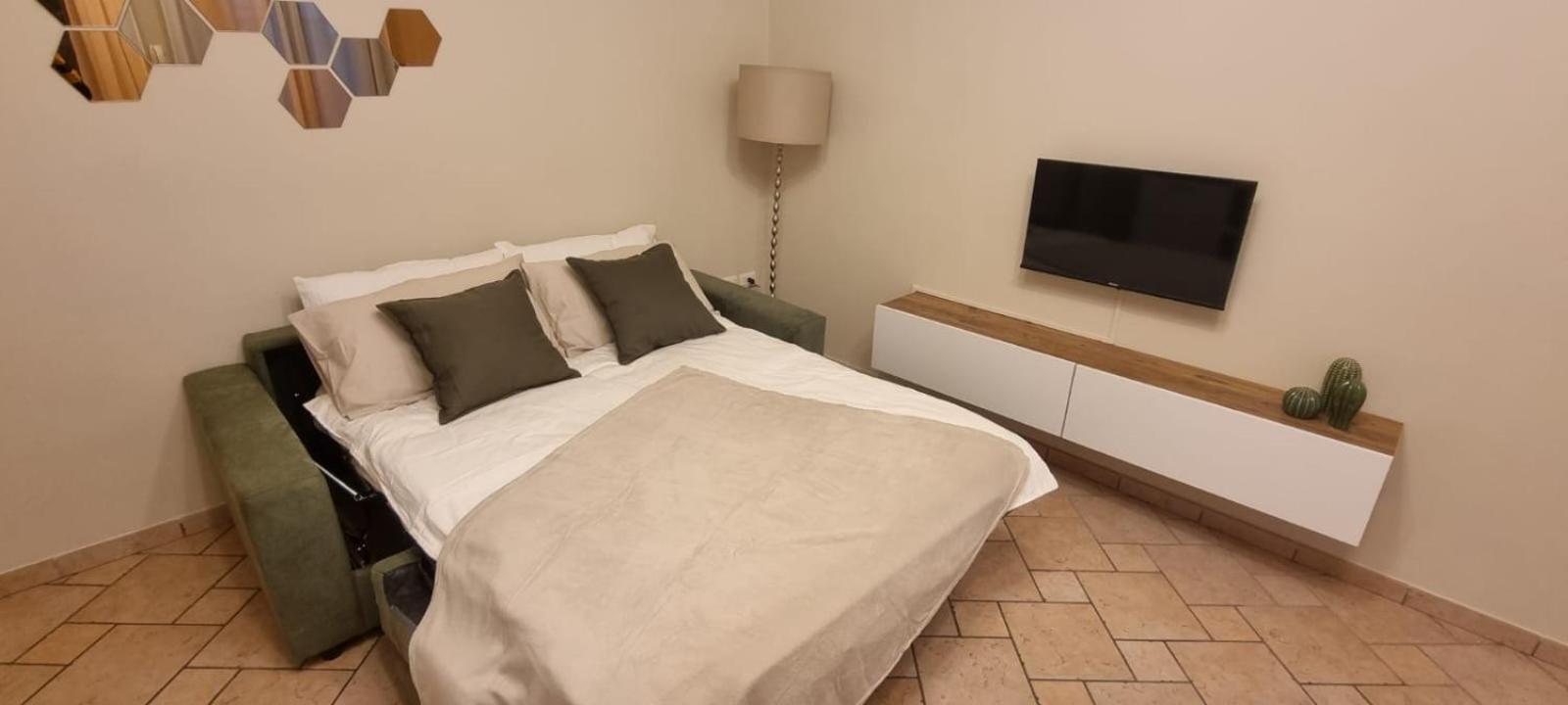 Hoya Apartment Σιρμιόνε Εξωτερικό φωτογραφία