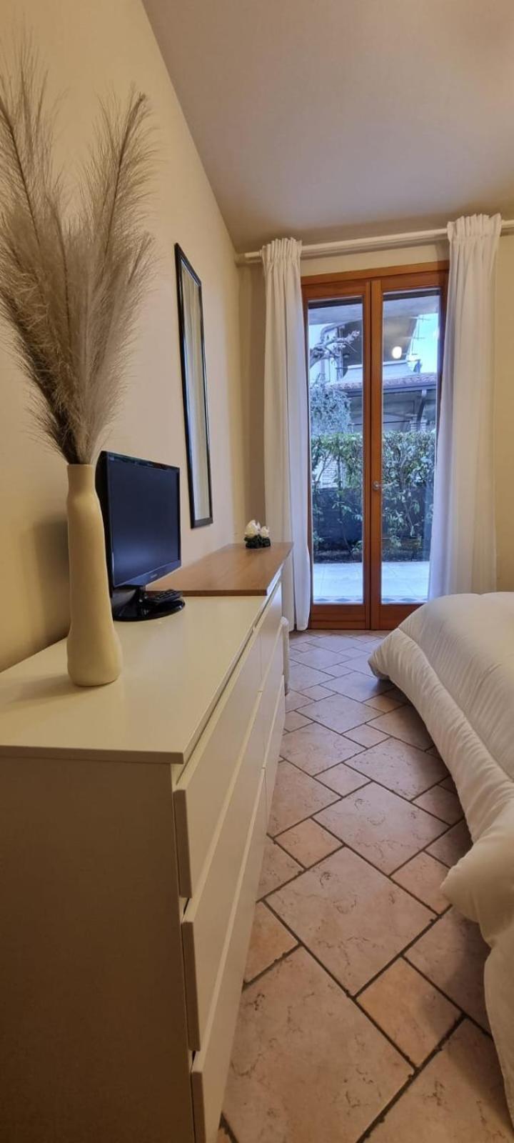 Hoya Apartment Σιρμιόνε Εξωτερικό φωτογραφία
