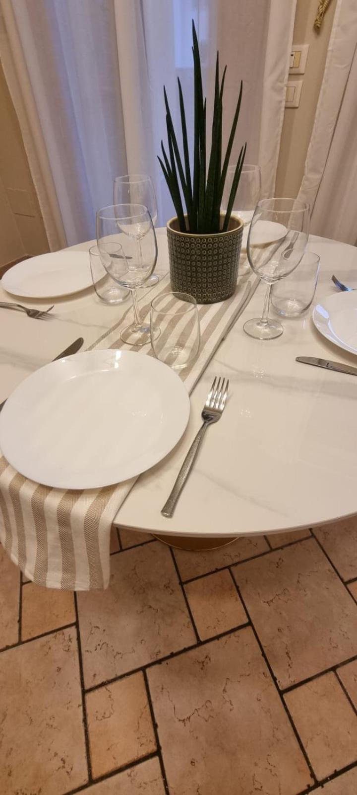 Hoya Apartment Σιρμιόνε Εξωτερικό φωτογραφία