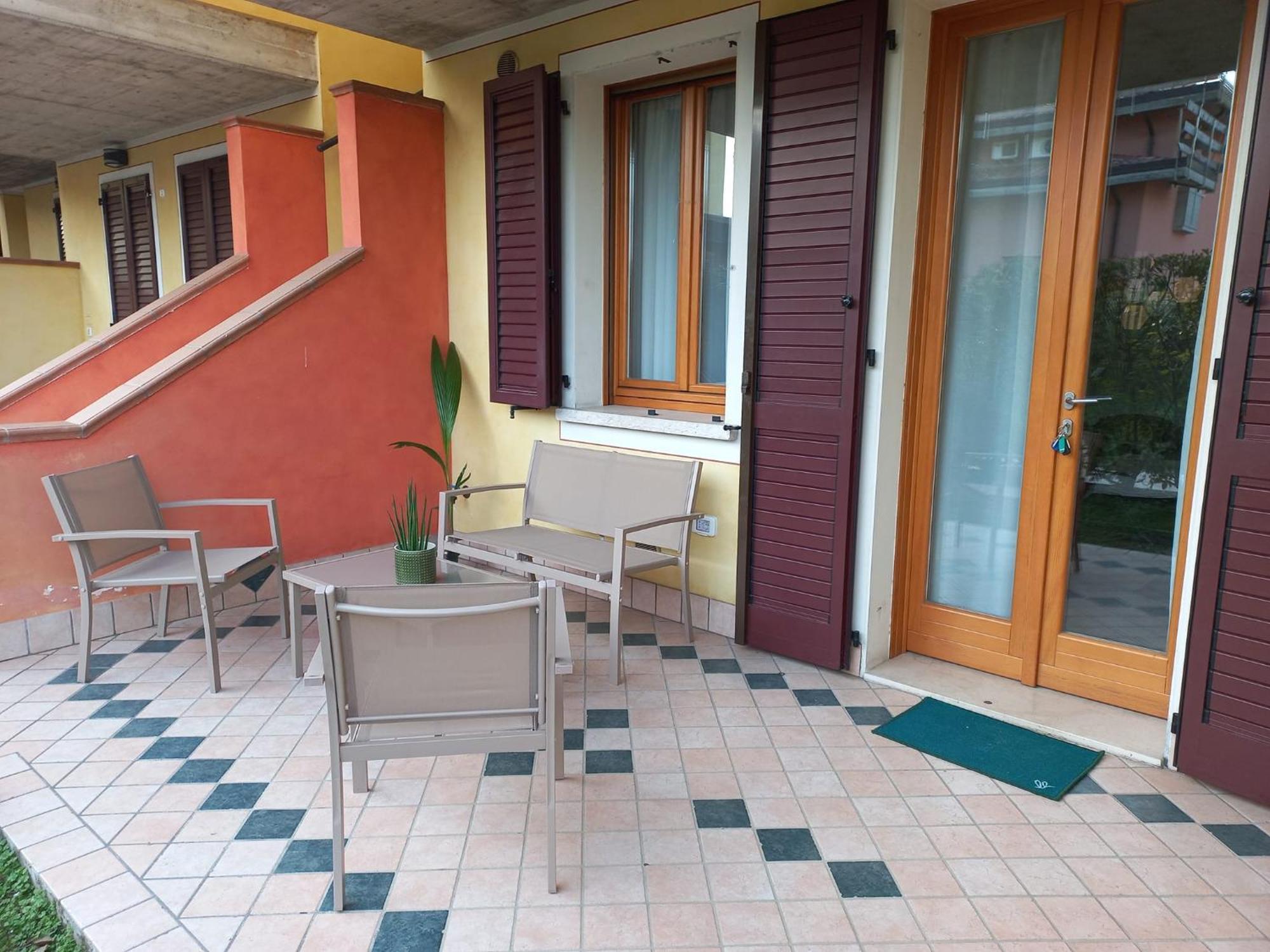 Hoya Apartment Σιρμιόνε Εξωτερικό φωτογραφία