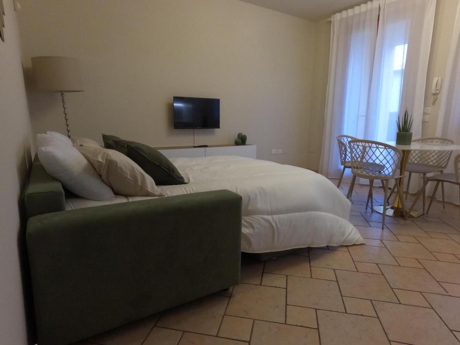 Hoya Apartment Σιρμιόνε Εξωτερικό φωτογραφία