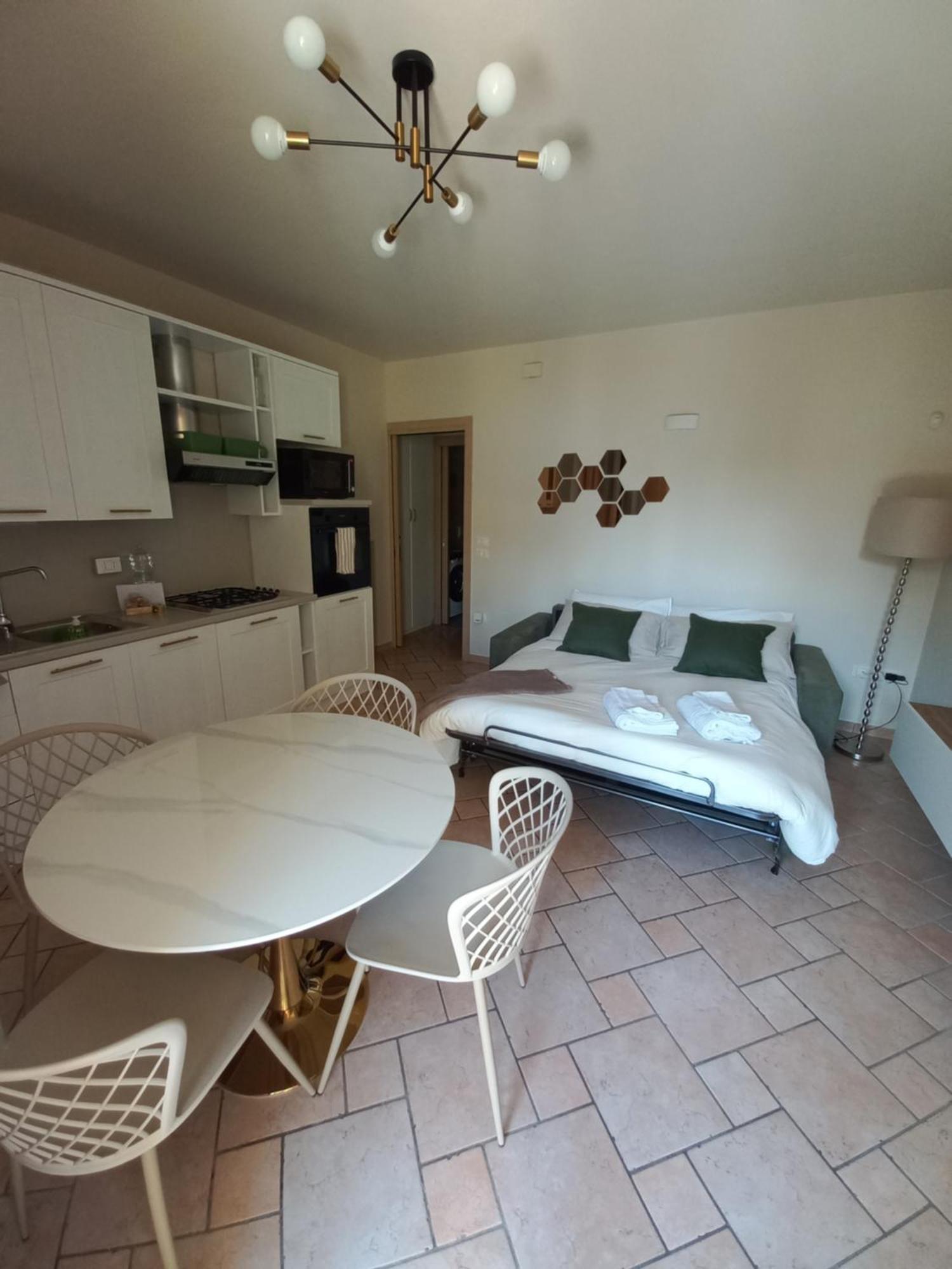Hoya Apartment Σιρμιόνε Εξωτερικό φωτογραφία